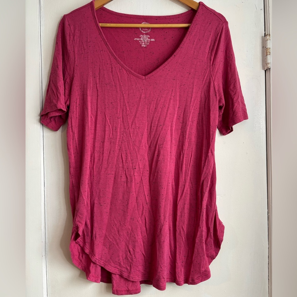 Maurices Raspberry Short Sleeve V-Neck Tee